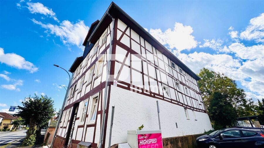 Modernes 2 Zimmer Apartment in umfassend saniertem Fachwerkhaus in gesuchter Lage - Seitenansicht